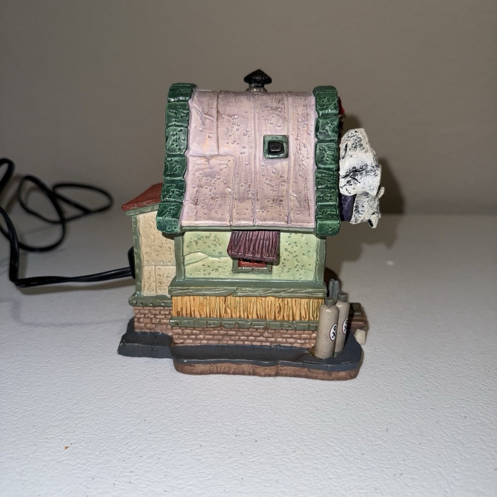 Lemax Halloween MONSTER HUNTING SUPPLY  Village #85311 Spooky Town - Picture 6 of 8